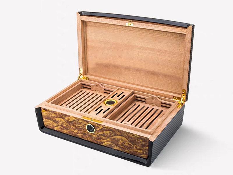 Custom Design Carbon Fiber Cigar Humidor