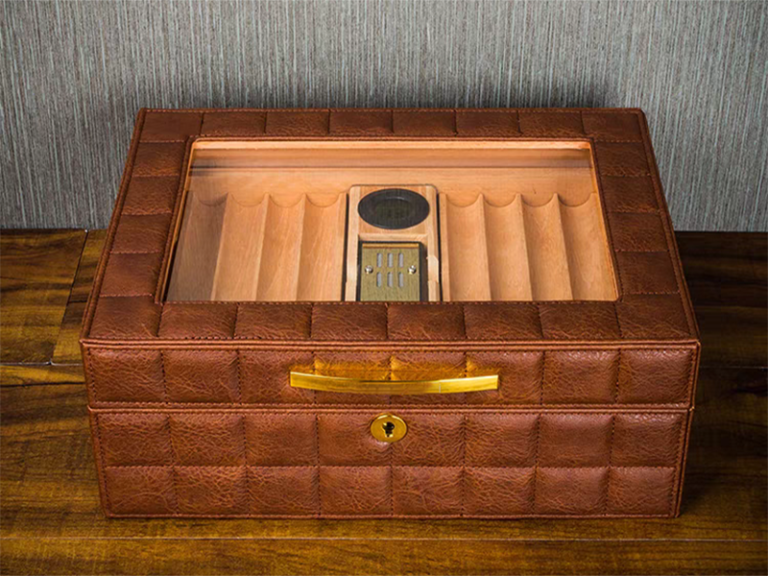 Leather Perspective Window Humidor Solution Specs Image
